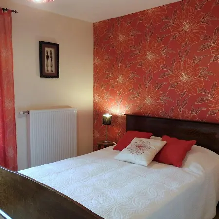 Holiday home De Caractere Avec Jardin, Terrasse, Et Equipements Pour Enfants A - Fr-1-611-31 *