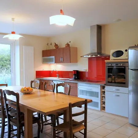 De Caractere Avec Jardin, Terrasse, Et Equipements Pour Enfants A - Fr-1-611-31 Holiday home *