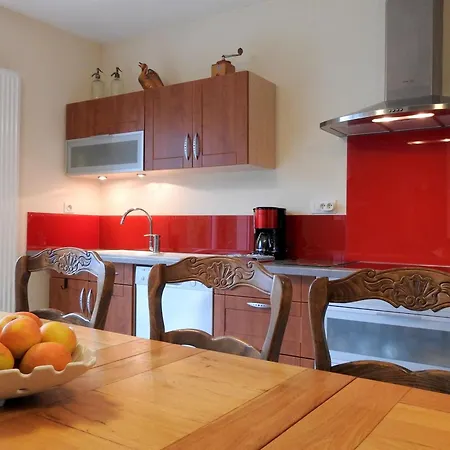 Holiday home De Caractere Avec Jardin, Terrasse, Et Equipements Pour Enfants A - Fr-1-611-31 Saint-Blin