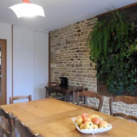 Holiday home De Caractere Avec Jardin, Terrasse, Et Equipements Pour Enfants A - Fr-1-611-31