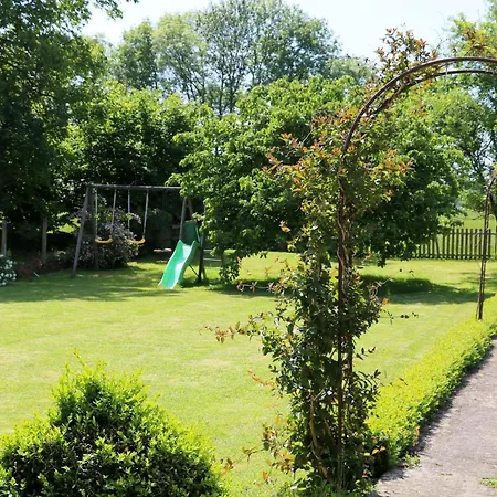 De Caractere Avec Jardin, Terrasse, Et Equipements Pour Enfants A - Fr-1-611-31 Semesterbostad Saint-Blin