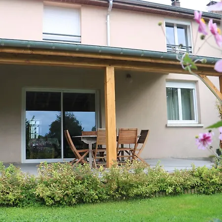 De Caractere Avec Jardin, Terrasse, Et Equipements Pour Enfants A - Fr-1-611-31 * Saint-Blin
