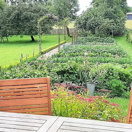 De Caractere Avec Jardin, Terrasse, Et Equipements Pour Enfants A - Fr-1-611-31 Holiday home
